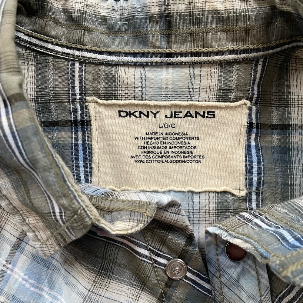 DKNY Size Large Western Style Pearl Snaps Short Sleeve Patterned Shirt - Picture 3 of 8